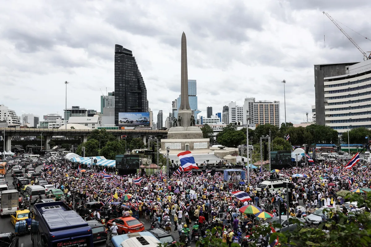 Demonstran Berunjuk Rasa di Bangkok Menuntut Perdana Menteri Mundur